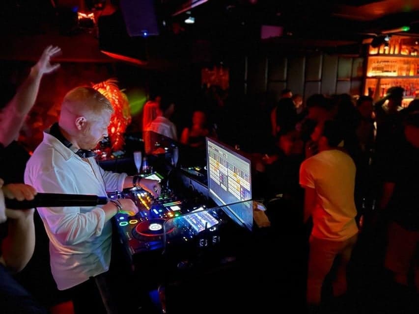 5-Day ADE Pub Crawl & VIP Party Pass